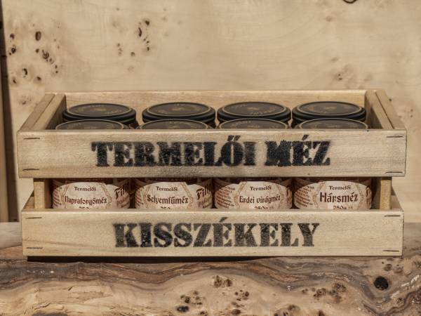 Méz válogatás 8 db-os 2000 gr.