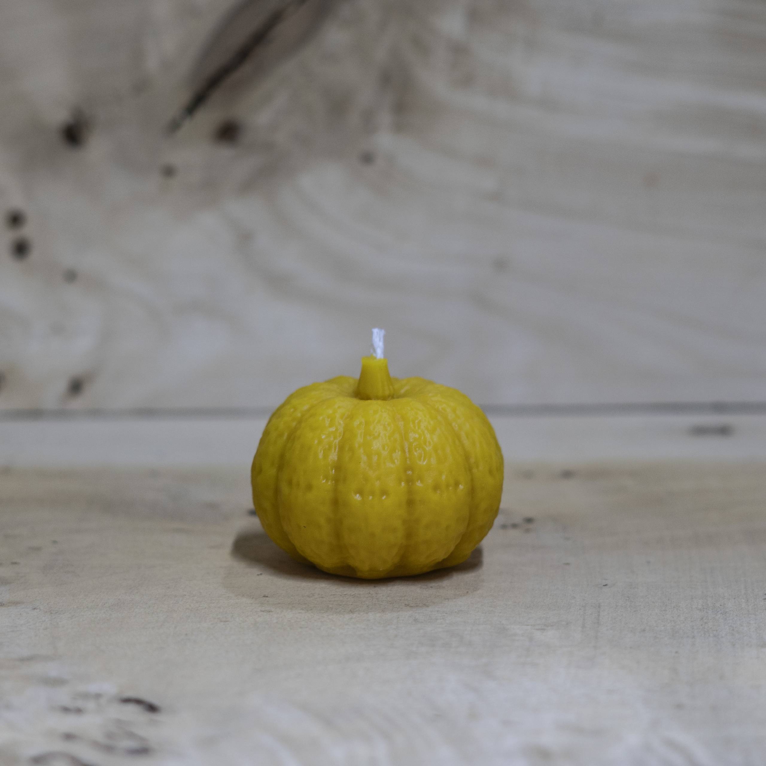 Tök méhviasz gyertya 60 gr.