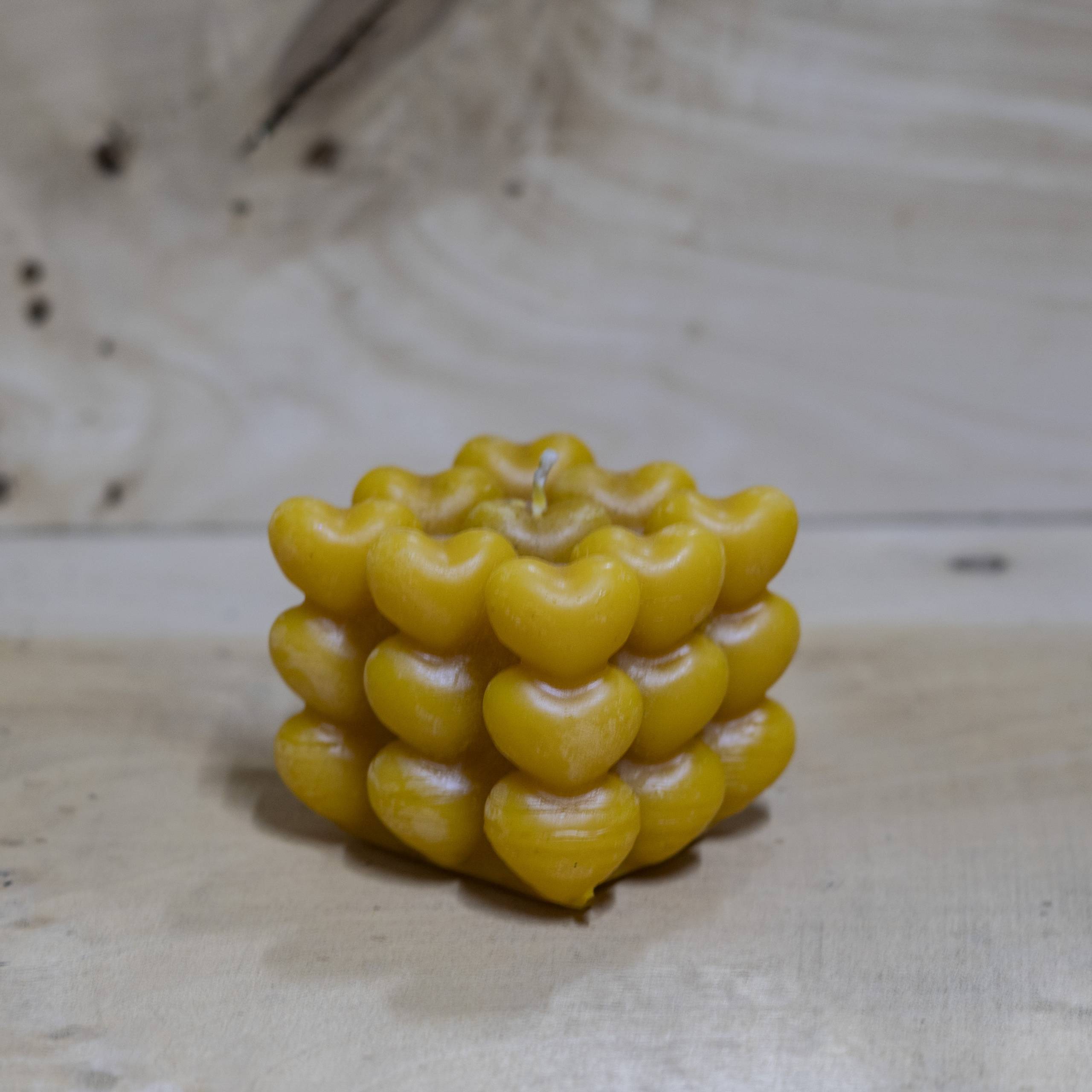 Szíves tömb méhviasz gyertya 150 gr.