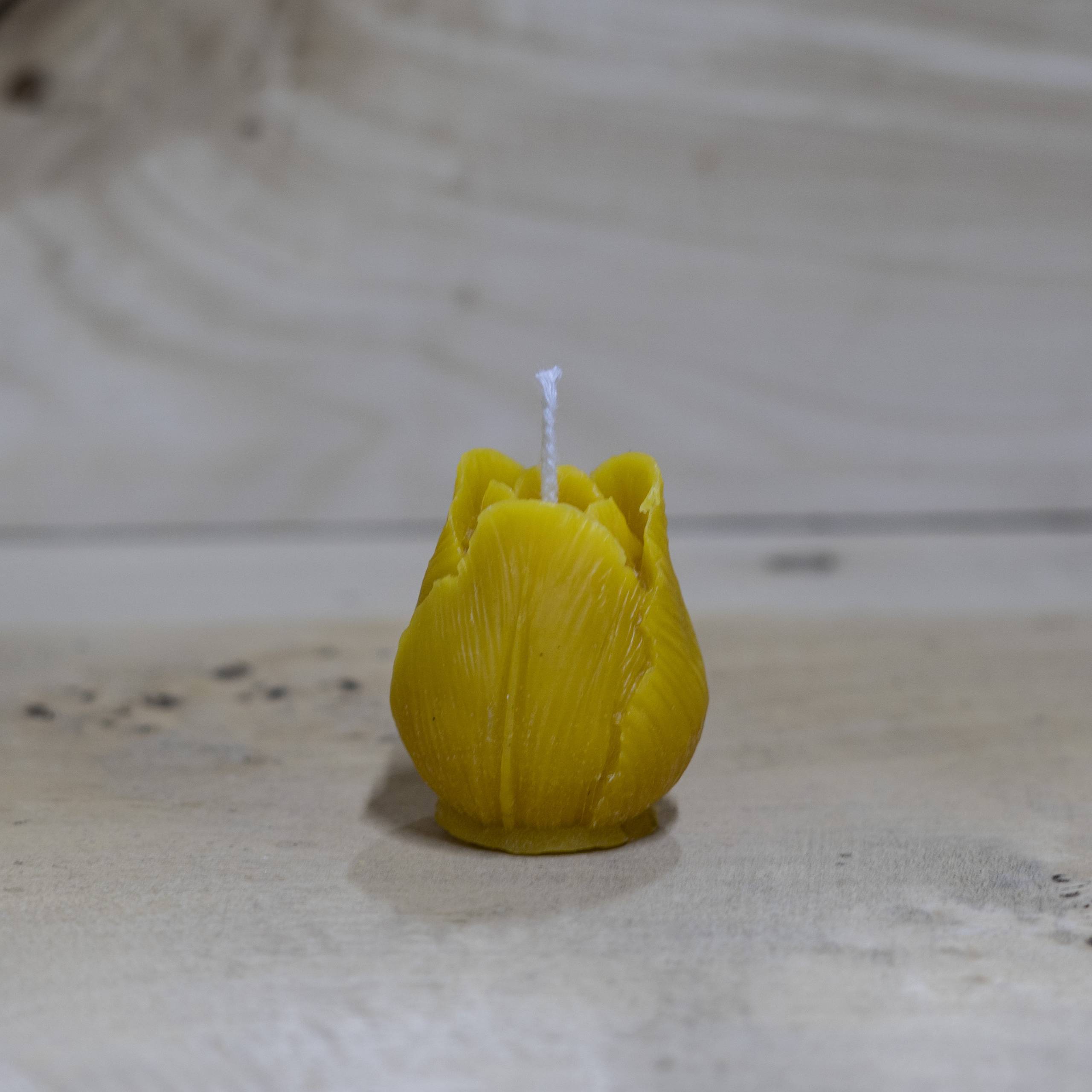 Tulipán méhviasz gyertya 33 gr.